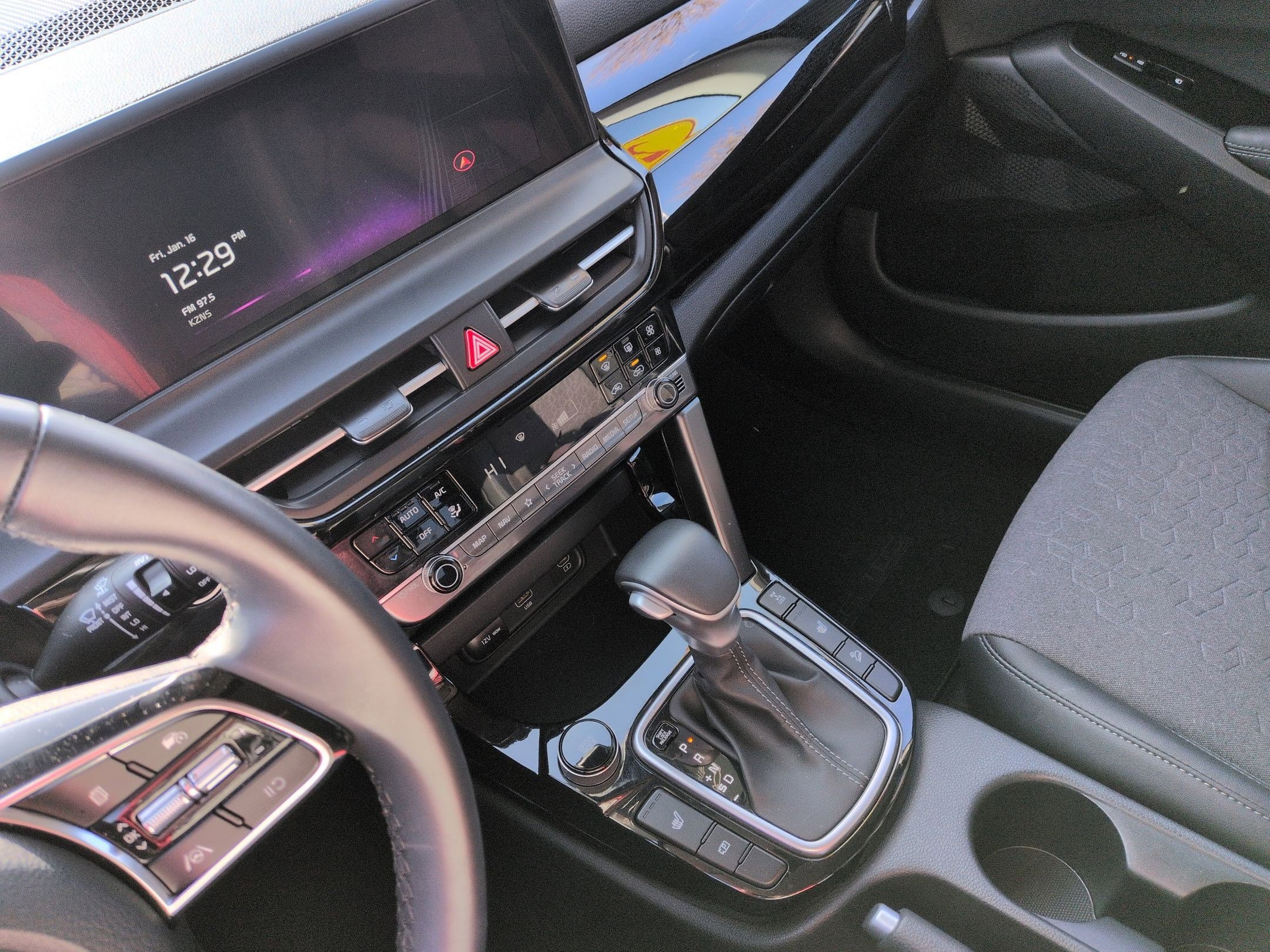 Certified 2024 Kia Seltos X-Line image 15