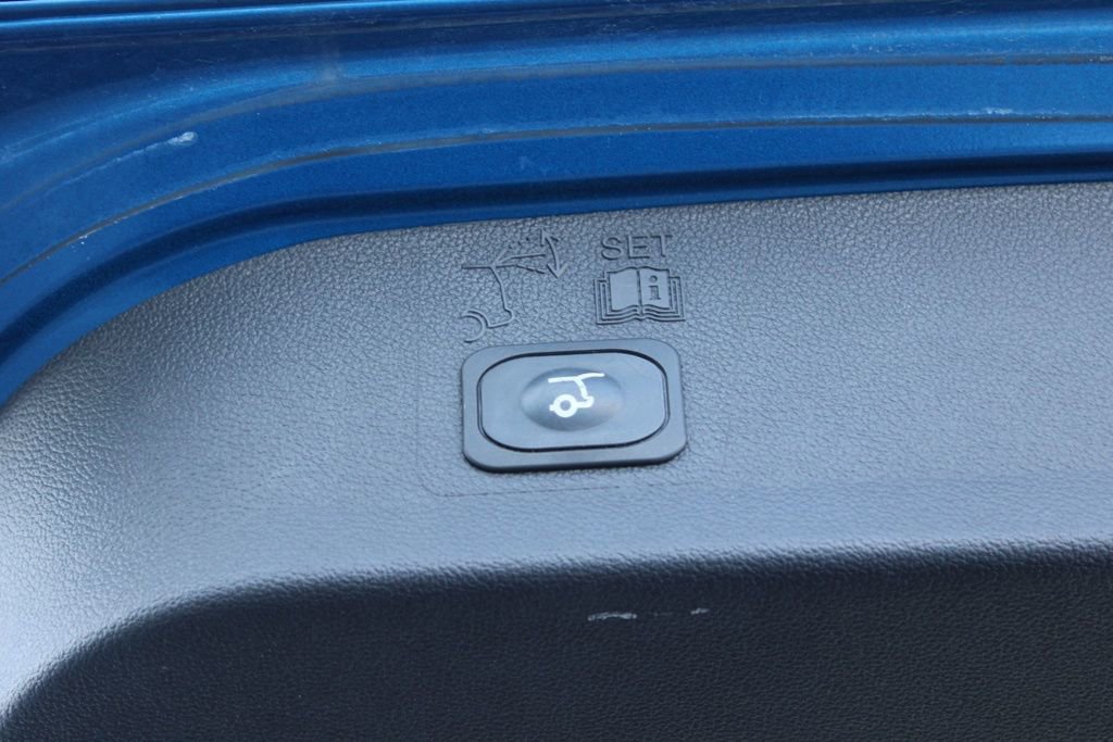 Used 2019 Ford Escape SEL image 11