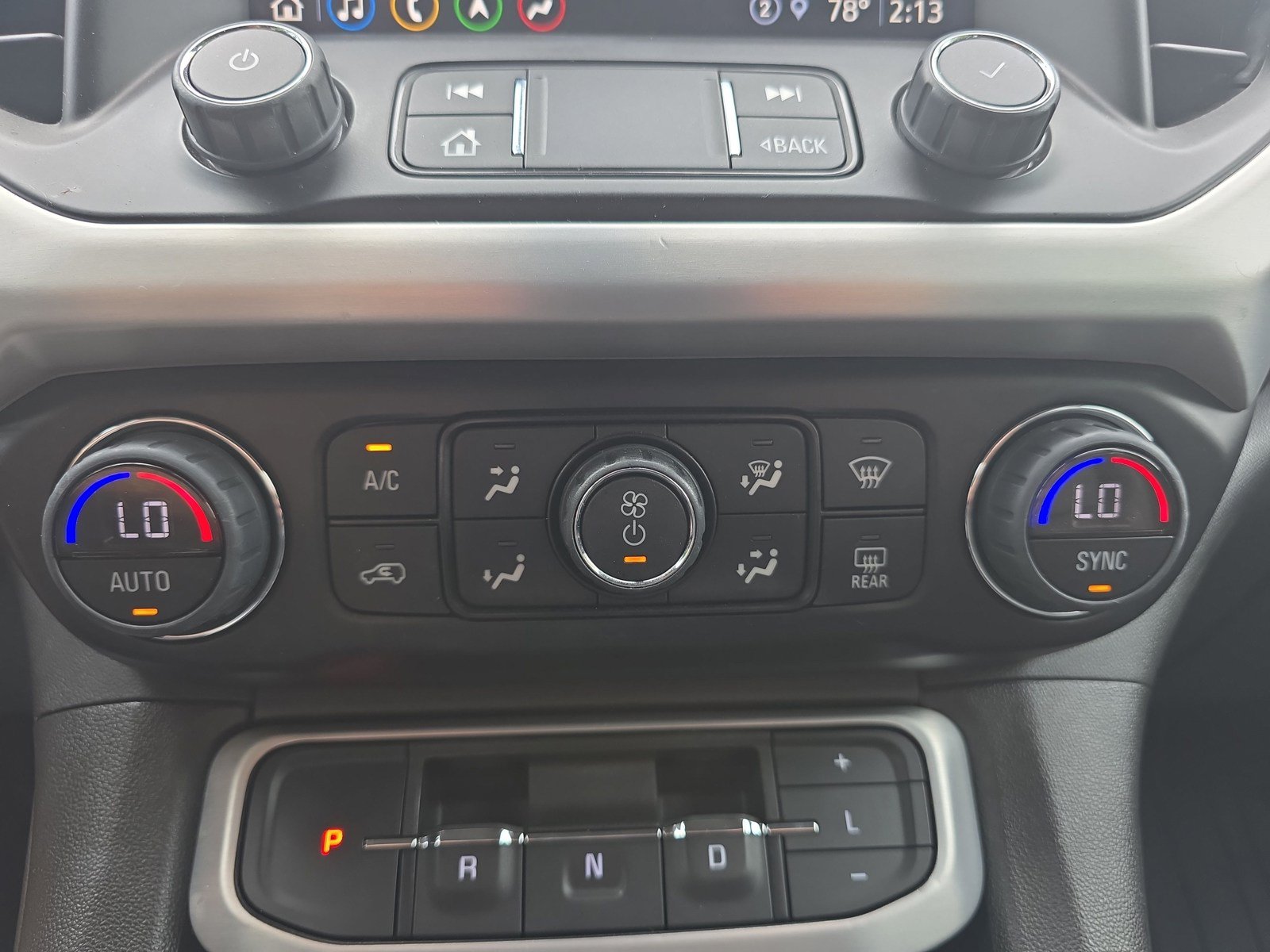 Used 2023 GMC Acadia SLT w/ Preferred Package FWD image 28