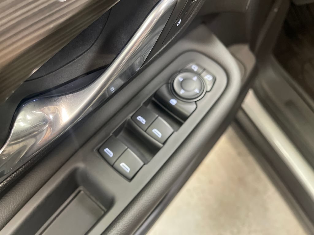 Used 2023 GMC Terrain SLT w/ LPO, Floor Liner Package AWD/4WD image 16