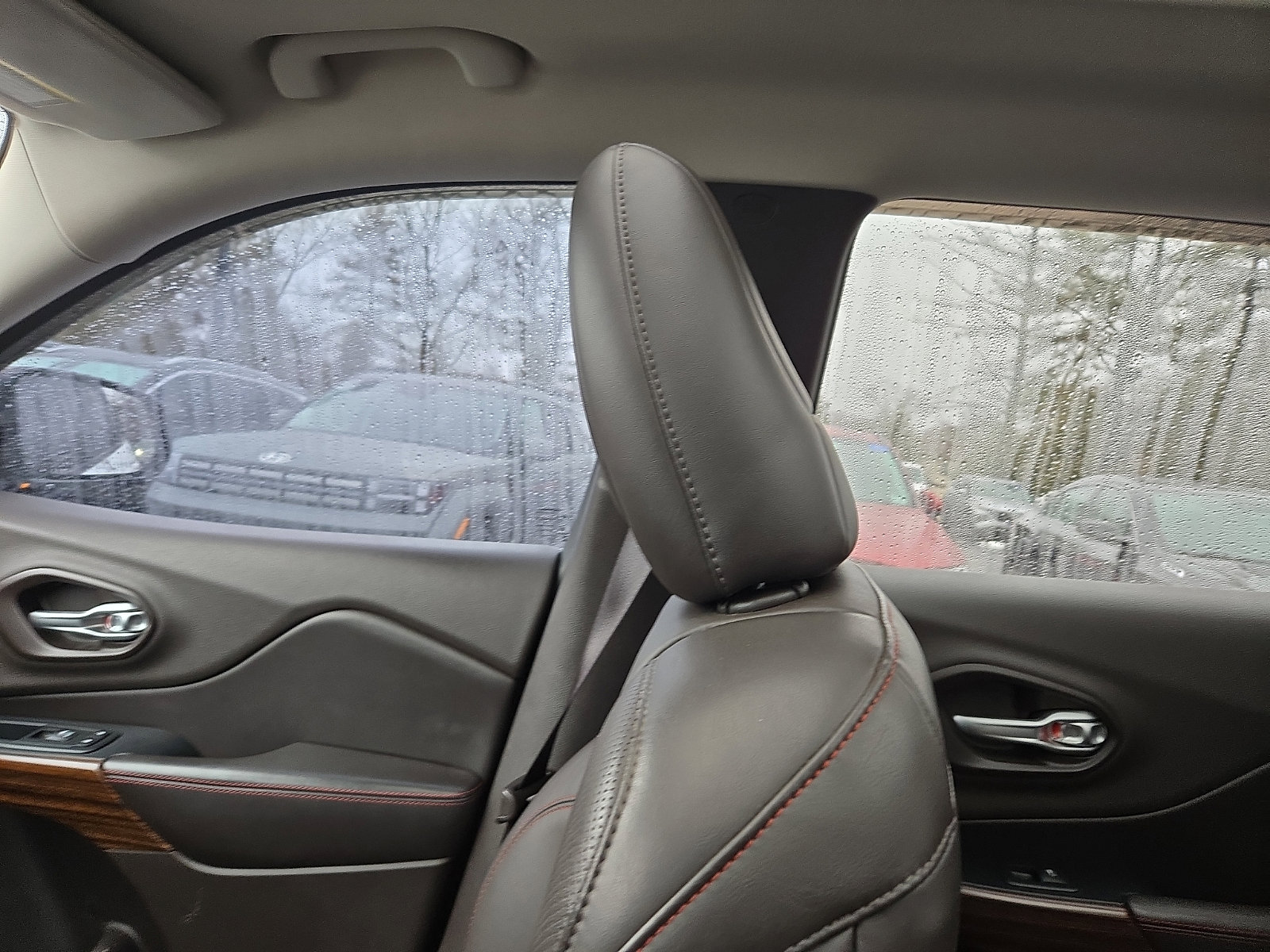 Used 2015 Jeep Cherokee Trailhawk w/ Comfort/Convenience Group image 17