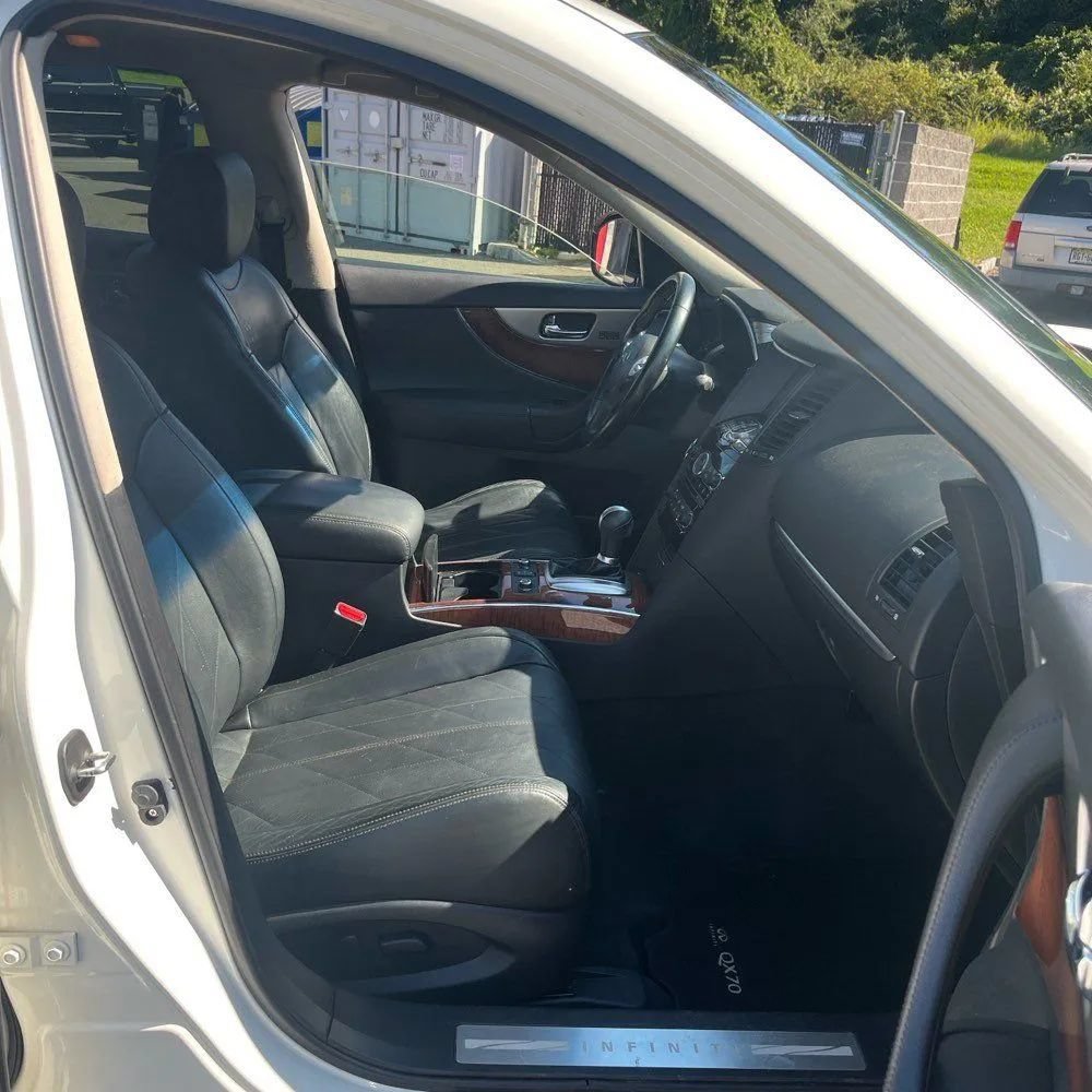 Used 2014 INFINITI QX70 AWD w/ Premium Package image 22