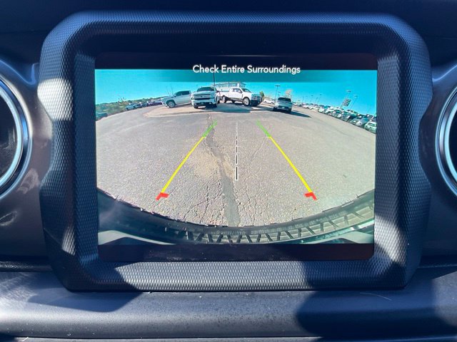 Used 2022 Jeep Wrangler Unlimited Sahara AWD/4WD image 33