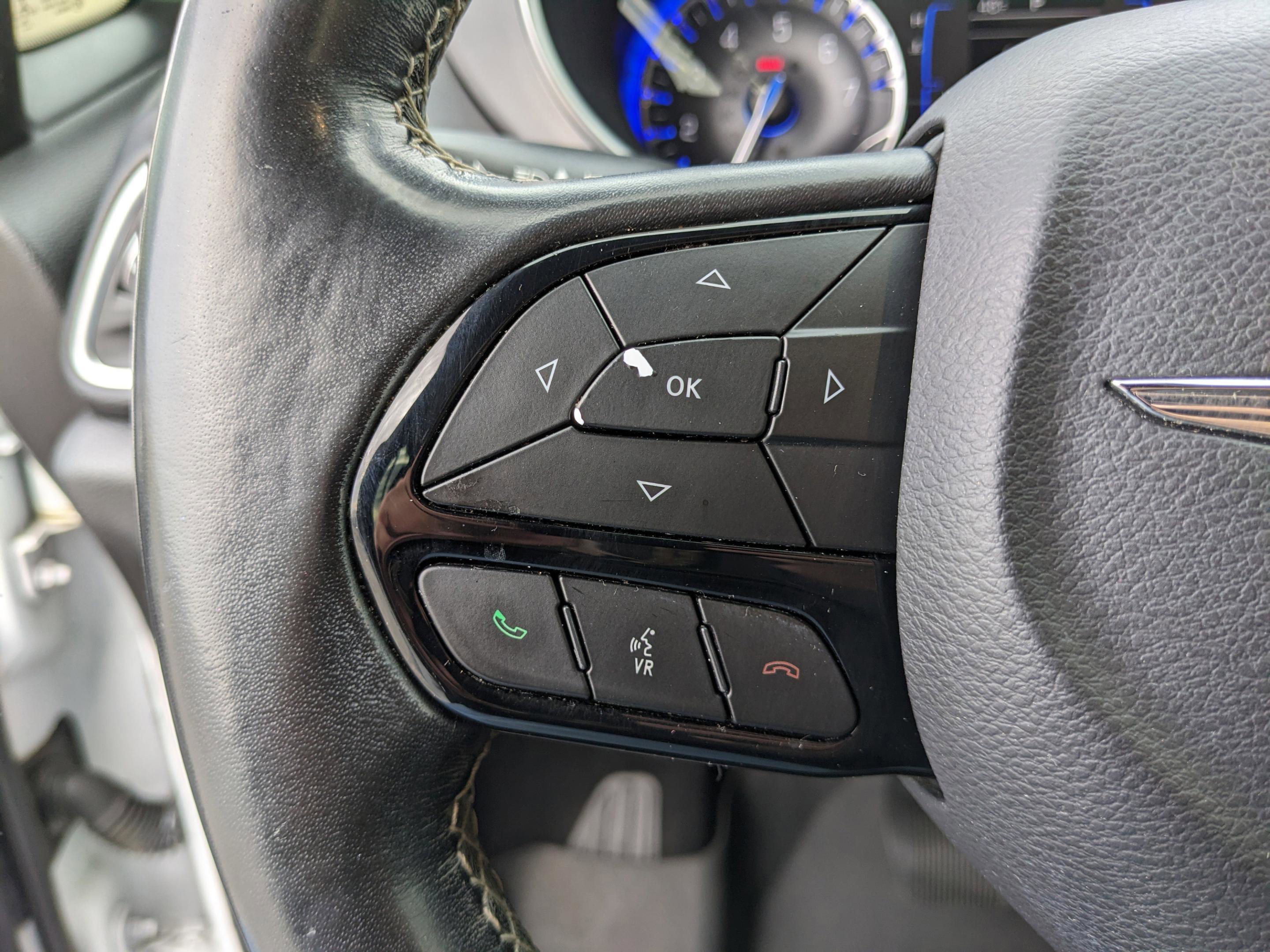 Used 2019 Chrysler Pacifica Touring Plus w/ S Appearance Package image 37