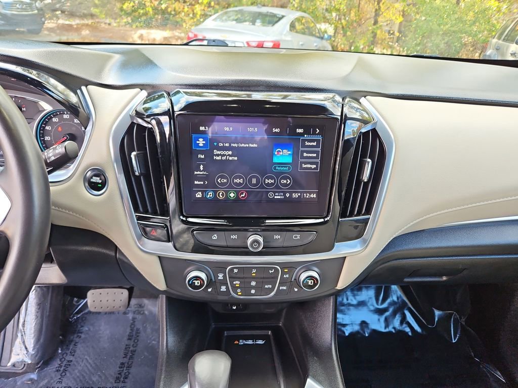 Used 2022 Chevrolet Traverse LT image 16