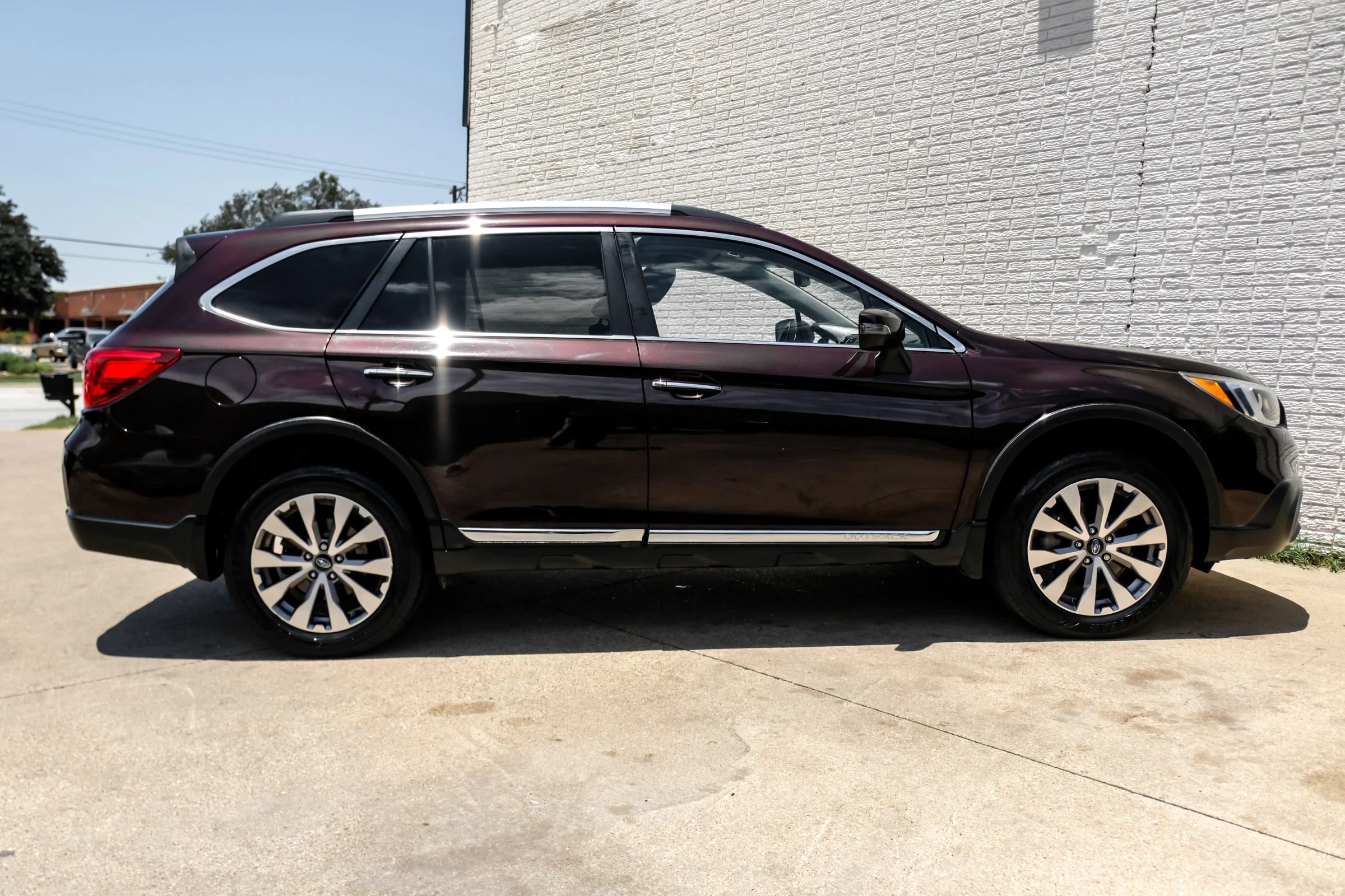 Used 2017 Subaru Outback 2.5i Touring AWD/4WD image 7