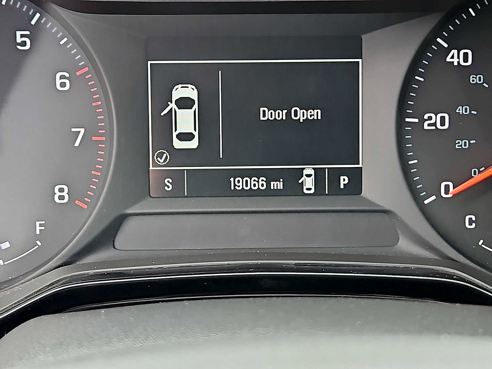 Used 2025 Chevrolet Trax LS w/ LS Convenience Package FWD image 19
