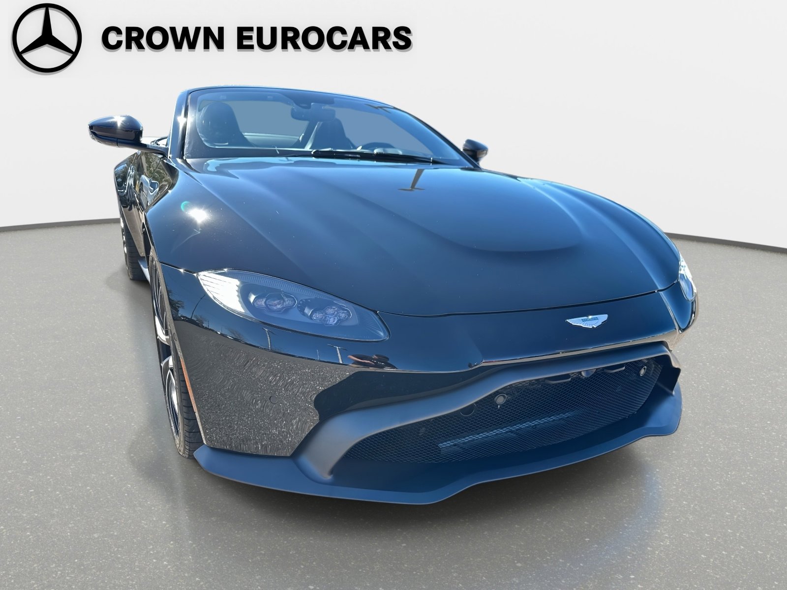 Used 2023 Aston Martin V8 Vantage Roadster image 7