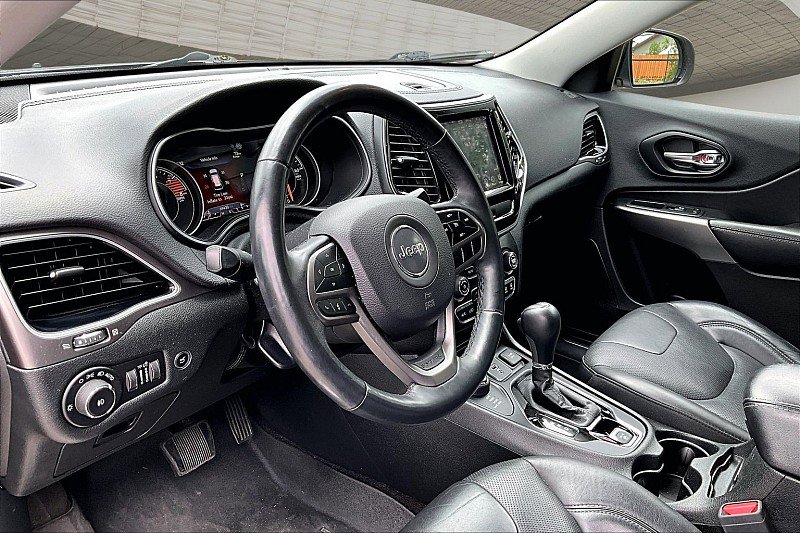 Used 2019 Jeep Cherokee Limited AWD/4WD image 11