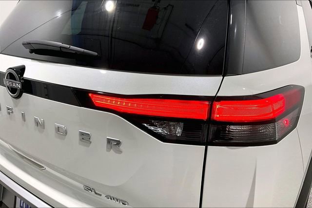 Used 2023 Nissan Pathfinder SL image 24