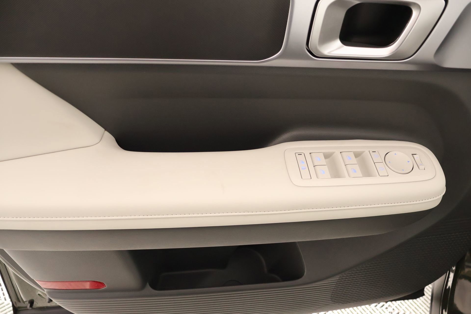 Used 2026 Hyundai Santa Fe SEL FWD image 15