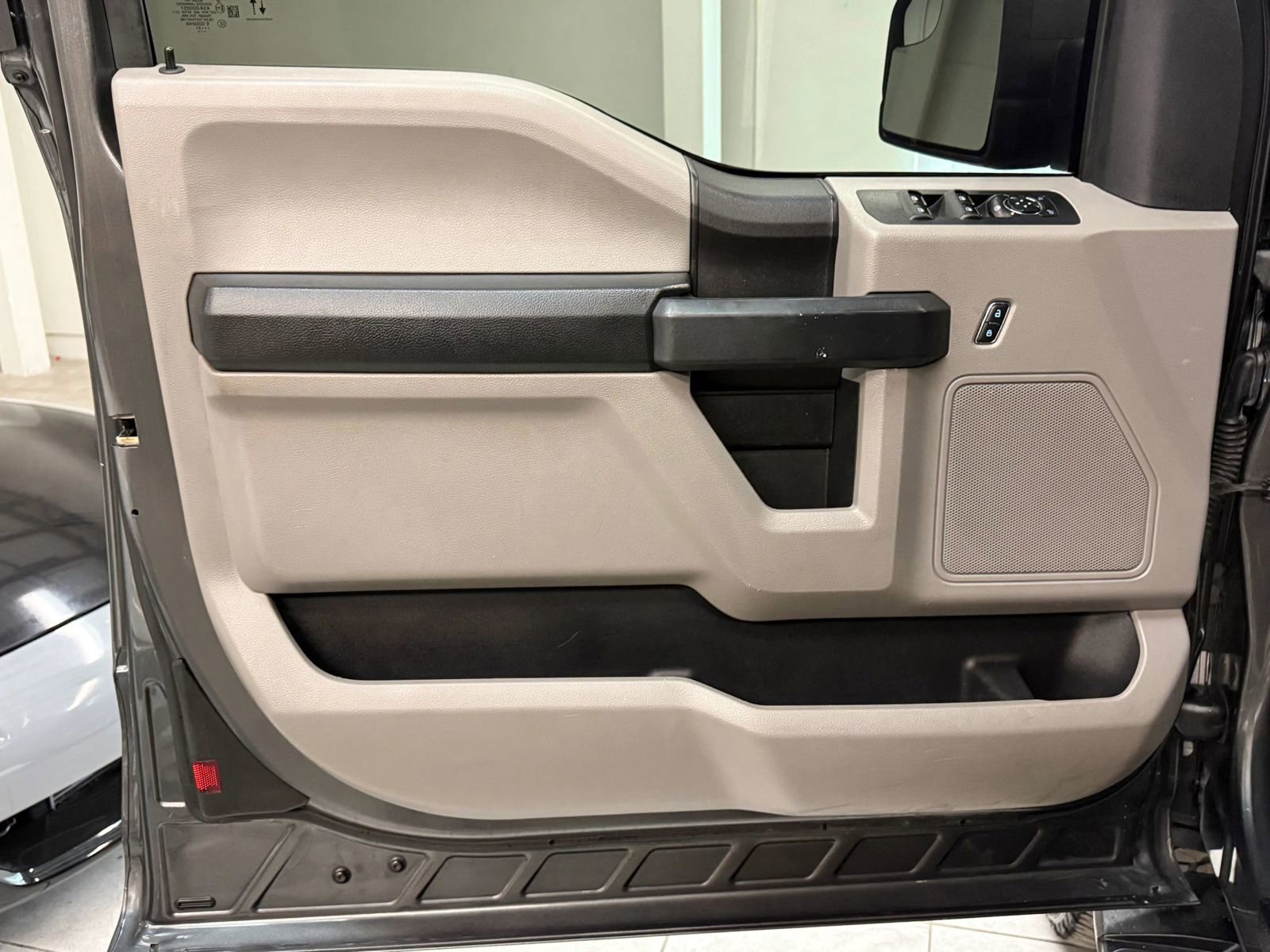 Used 2017 Ford F150 XL w/ Equipment Group 101A Mid image 16