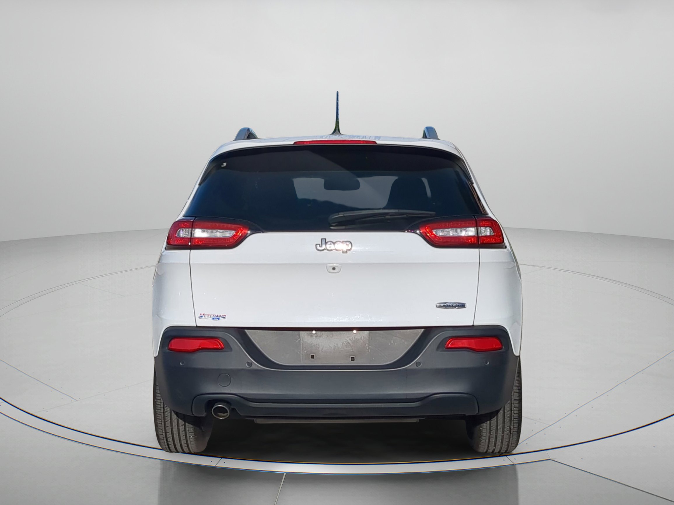 Used 2018 Jeep Cherokee Latitude w/ Safety Group FWD image 41