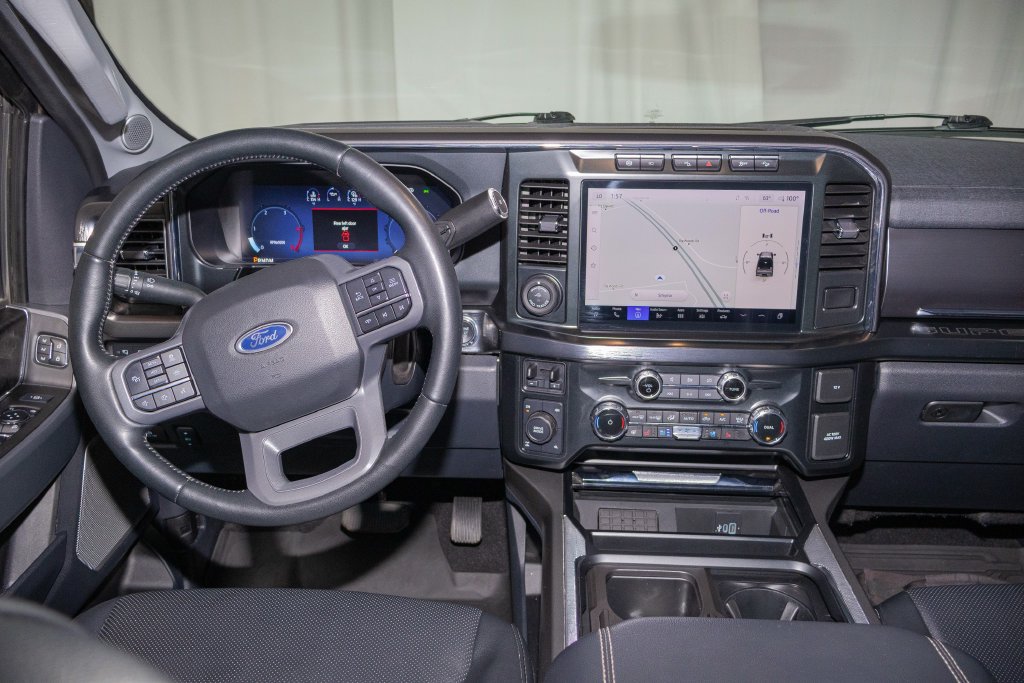 Used 2023 Ford F250 Lariat w/ Lariat Ultimate Package AWD/4WD image 16
