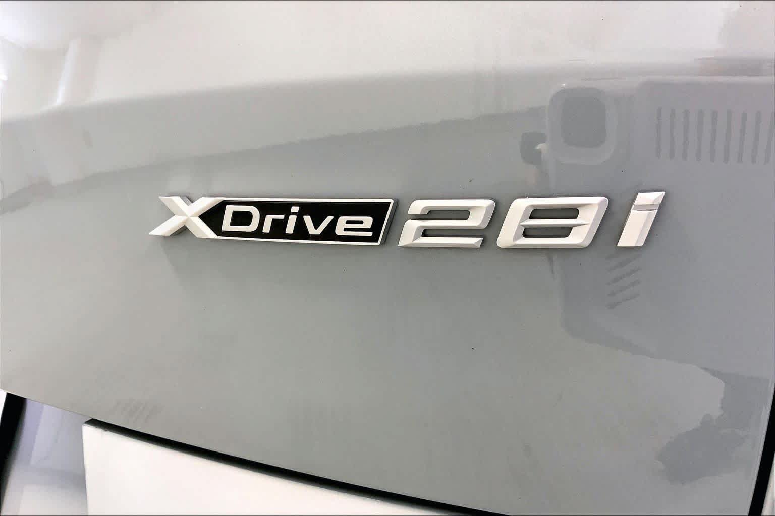 Used 2024 BMW X2 xDrive28i w/ M Sport Package AWD/4WD image 9