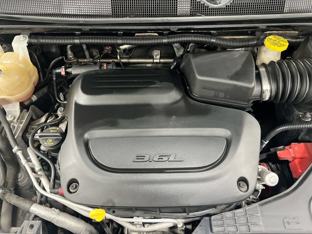 Used 2020 Chrysler Pacifica Touring-L FWD image 25