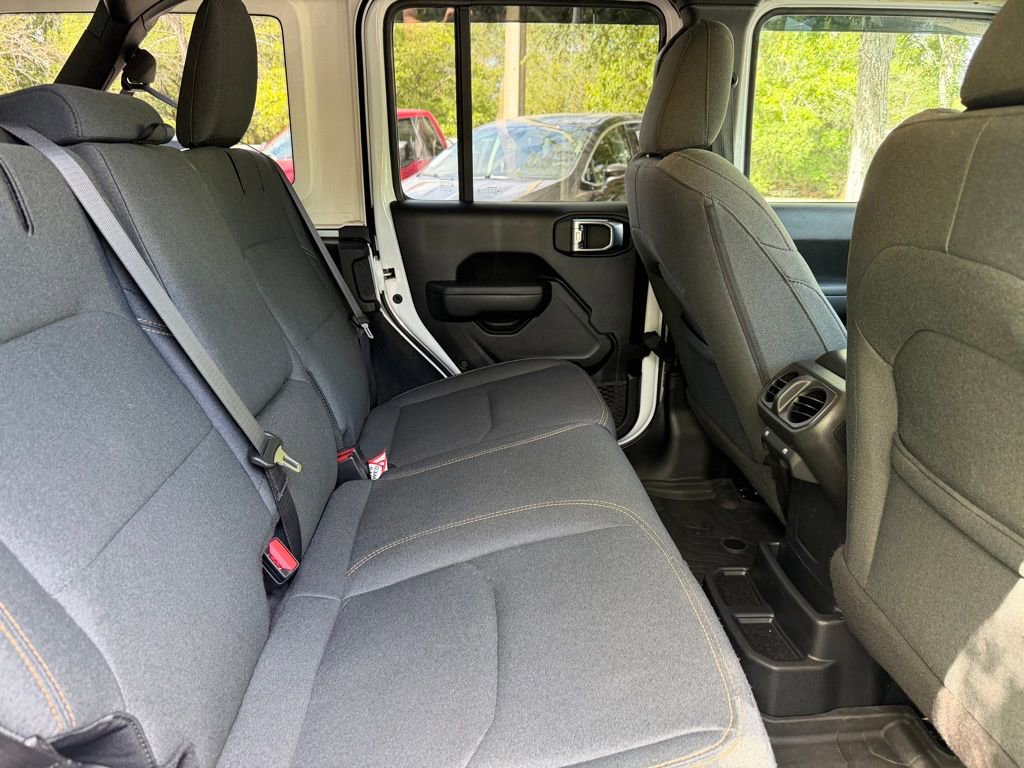Used 2024 Jeep Wrangler Unlimited w/ Convenience Group image 8