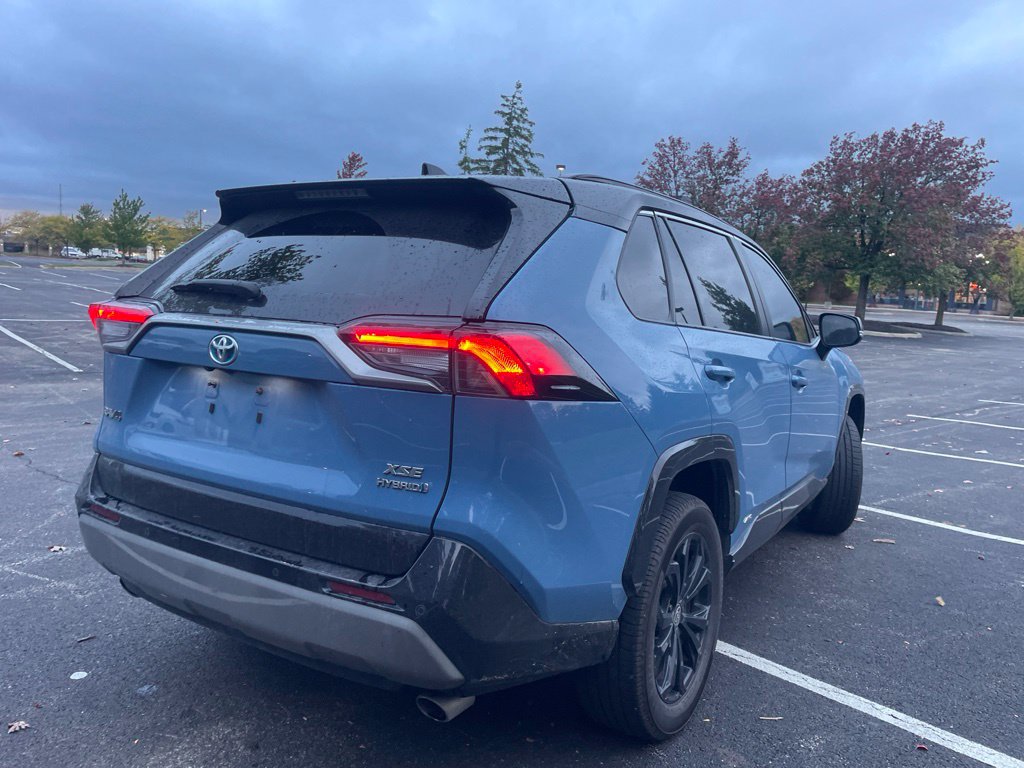 Used 2023 Toyota RAV4 XSE AWD/4WD image 5