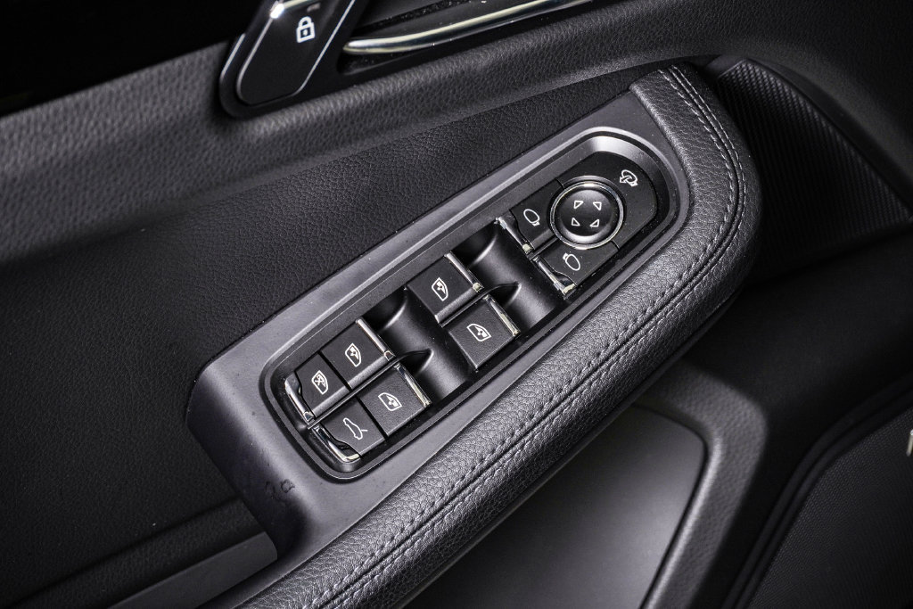 Certified 2026 Porsche Macan S AWD/4WD image 26