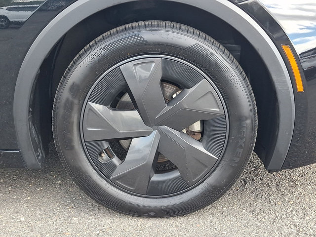 Used 2025 Toyota Prius LE FWD image 26