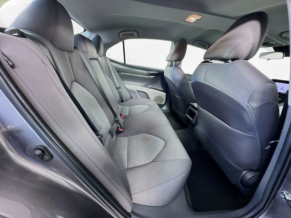 Used 2021 Toyota Camry LE image 19