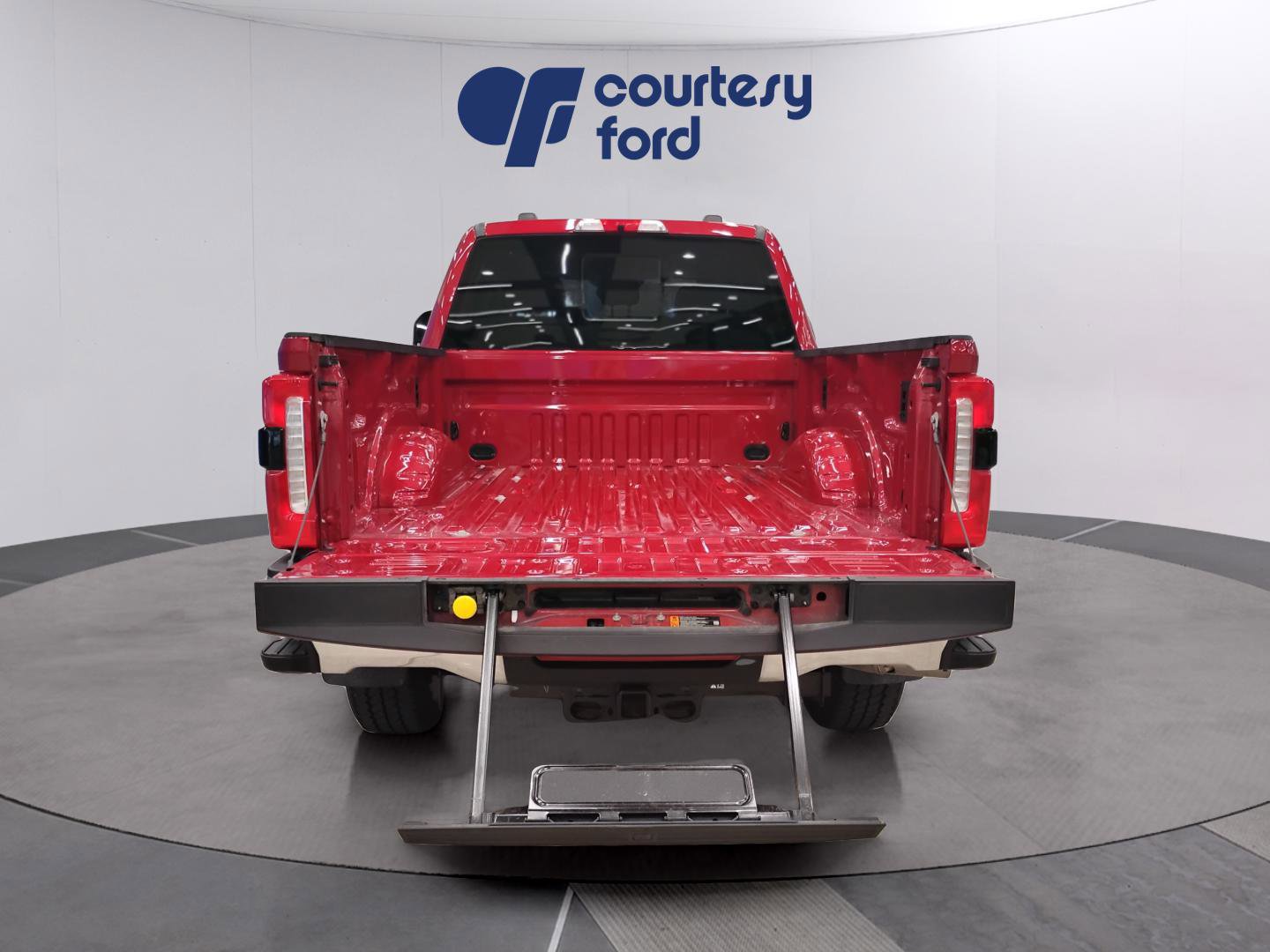 Used 2024 Ford F250 Lariat w/ Chrome Package image 7
