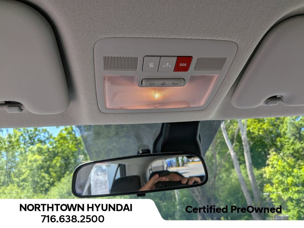 Used 2023 Hyundai Venue Limited FWD image 26