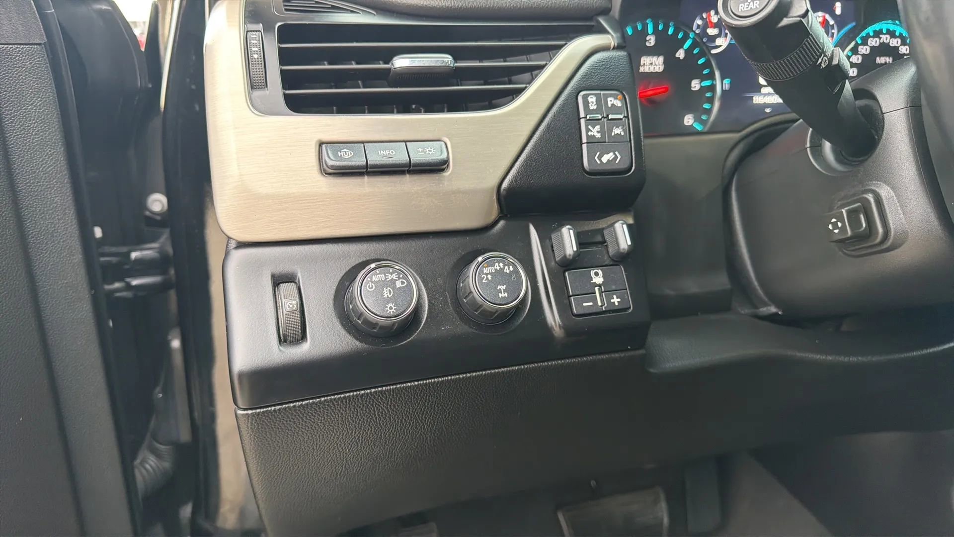 Used 2019 GMC Yukon Denali w/ Denali Ultimate Package image 95