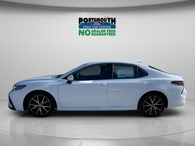 Used 2023 Toyota Camry SE FWD image 2