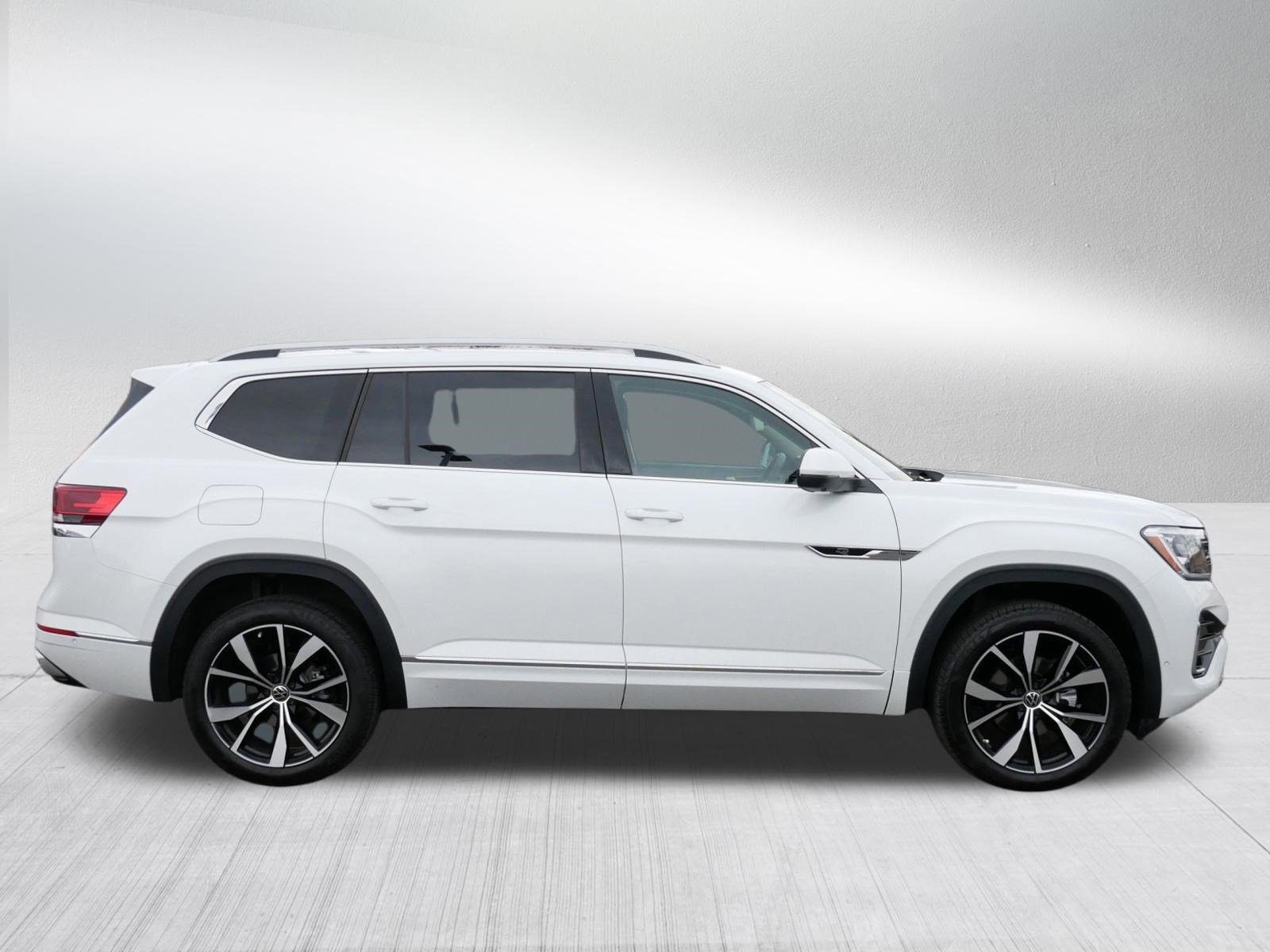 Certified 2025 Volkswagen Atlas SEL Premium R-Line AWD/4WD image 8
