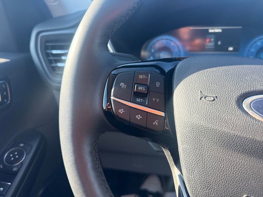Used 2024 Ford Escape Platinum image 35