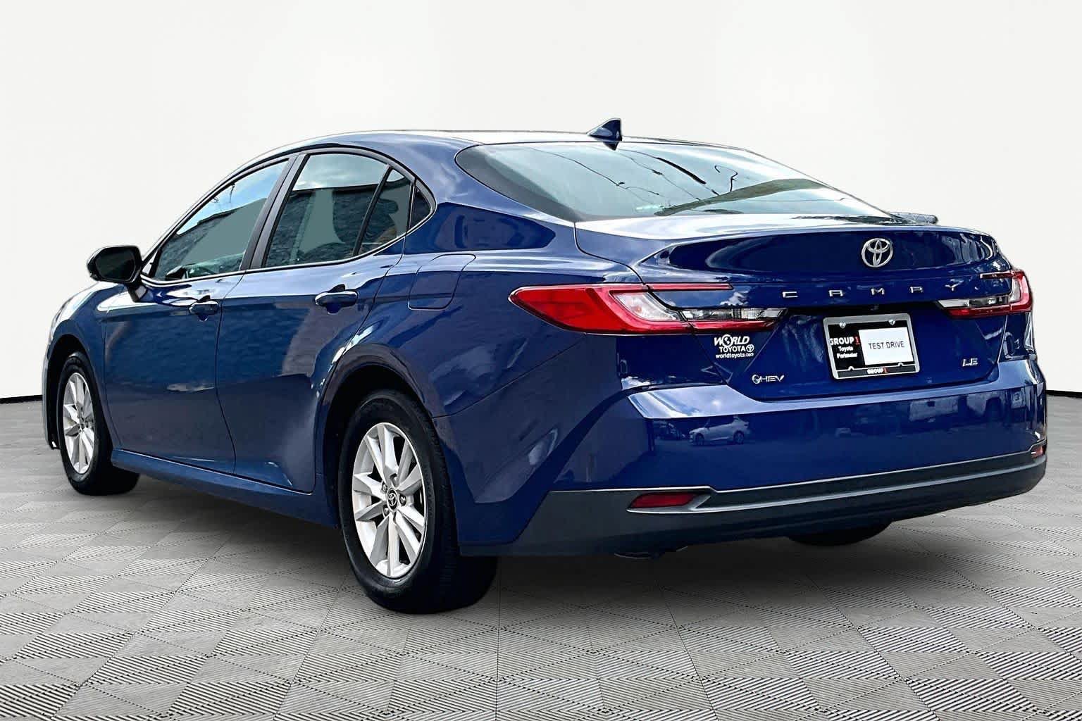 Used 2025 Toyota Camry LE FWD image 12
