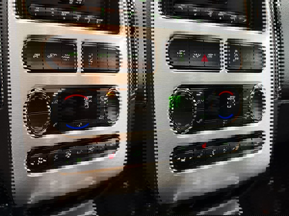 Used 2009 Ford Edge Limited image 17