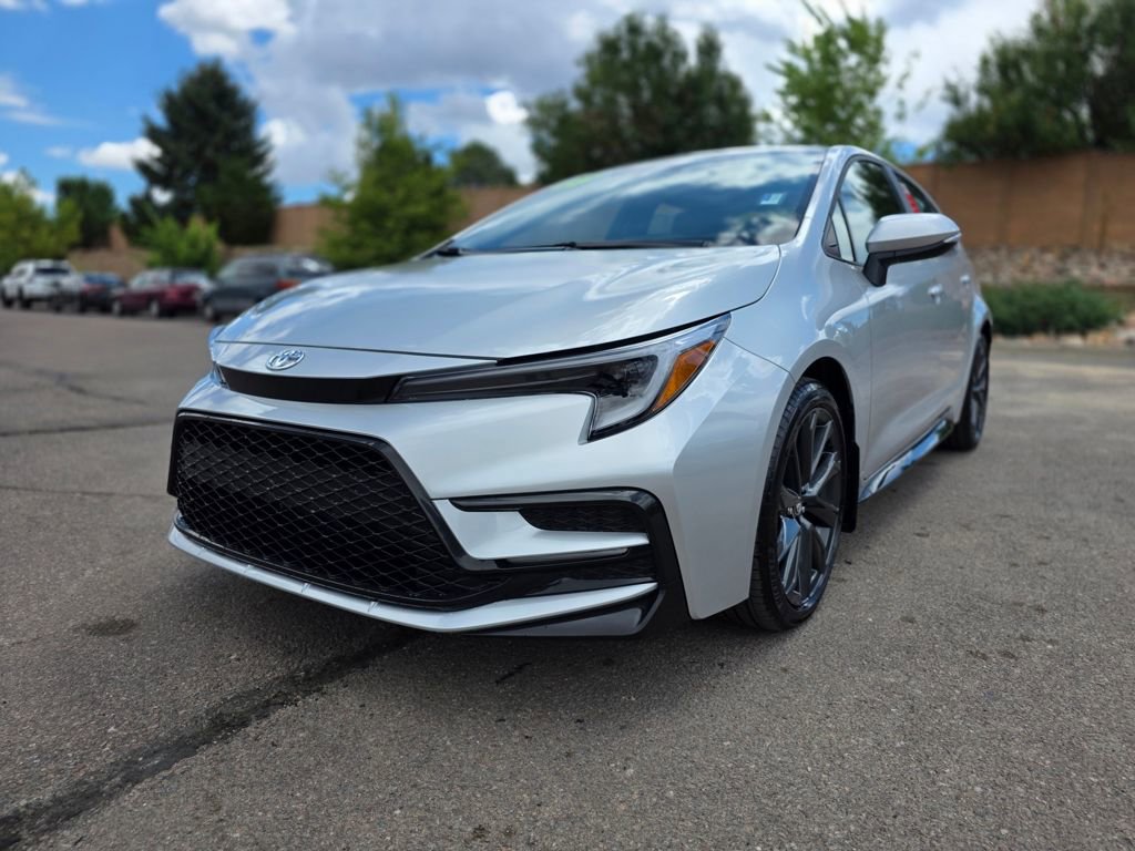 Used 2025 Toyota Corolla SE image 4