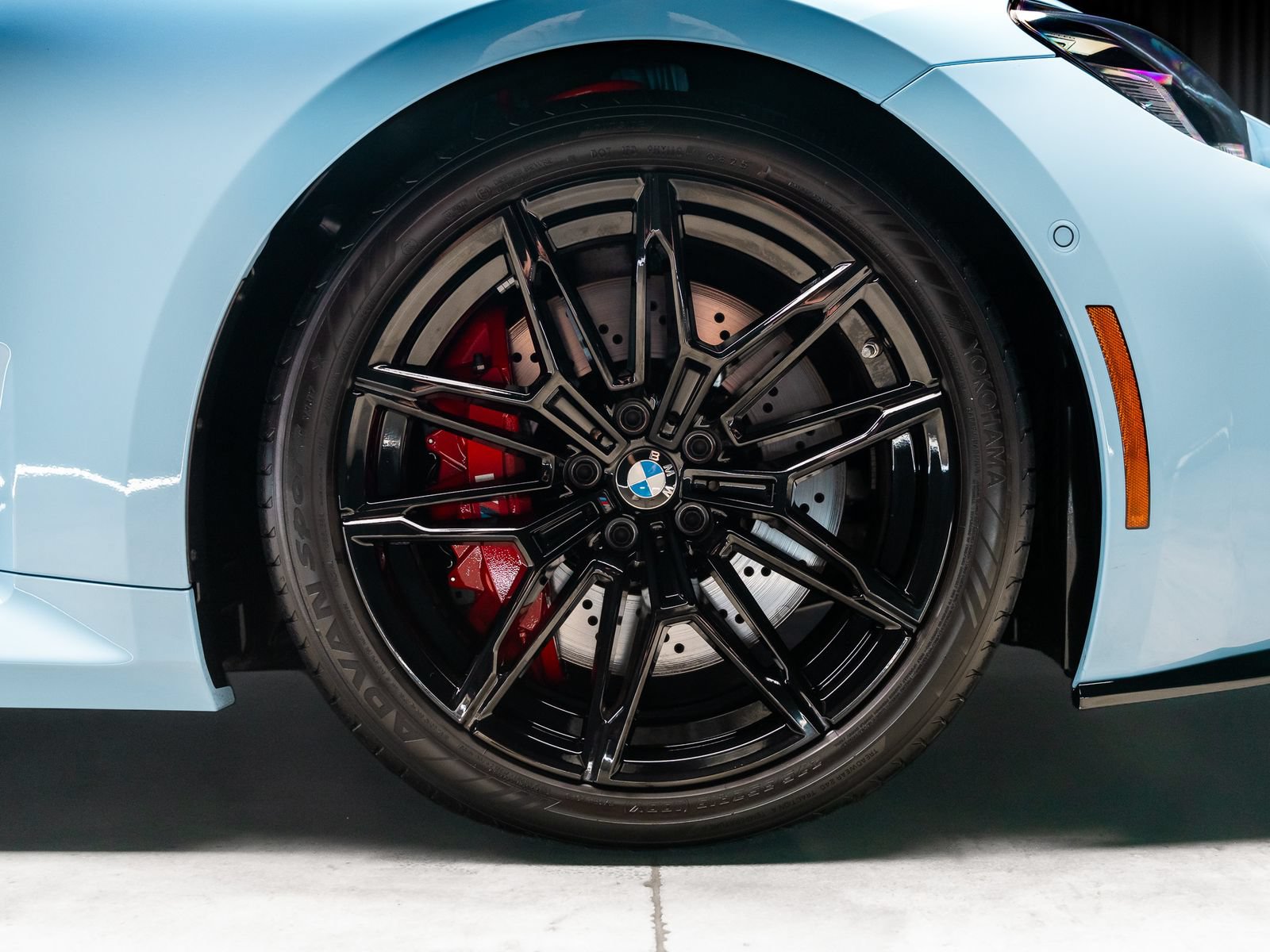 Used 2025 BMW M2 w/ Lighting Package RWD image 27
