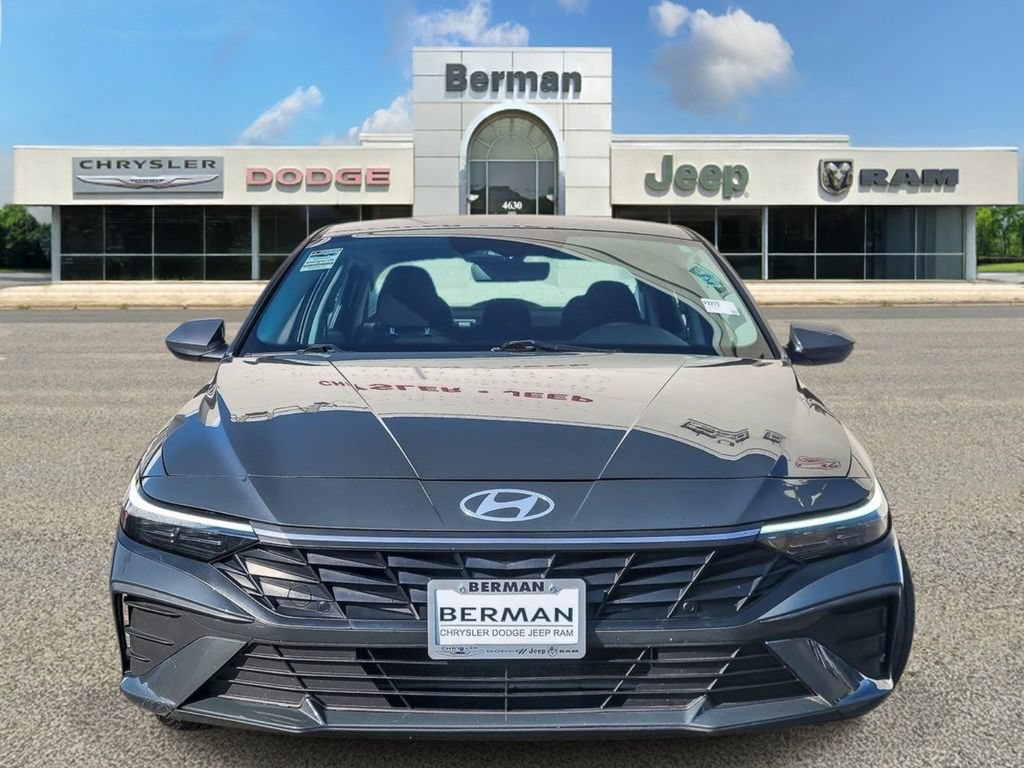 Used 2024 Hyundai Elantra SEL FWD image 6