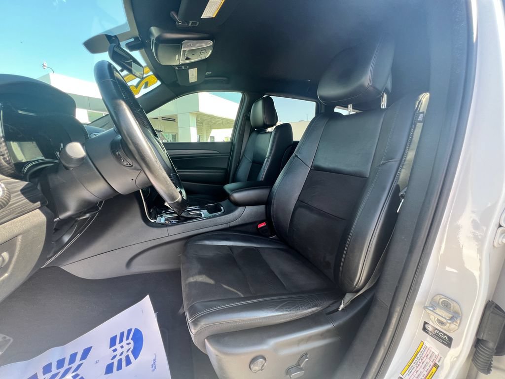 Used 2021 Jeep Grand Cherokee Laredo X AWD/4WD image 18