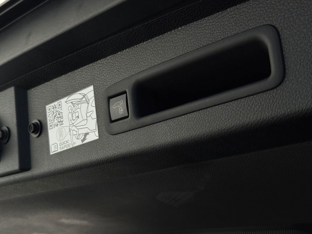 Used 2024 Toyota Sienna XSE image 35