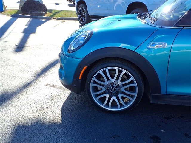 Used 2019 MINI Cooper S w/ Signature Upholstery Package image 17