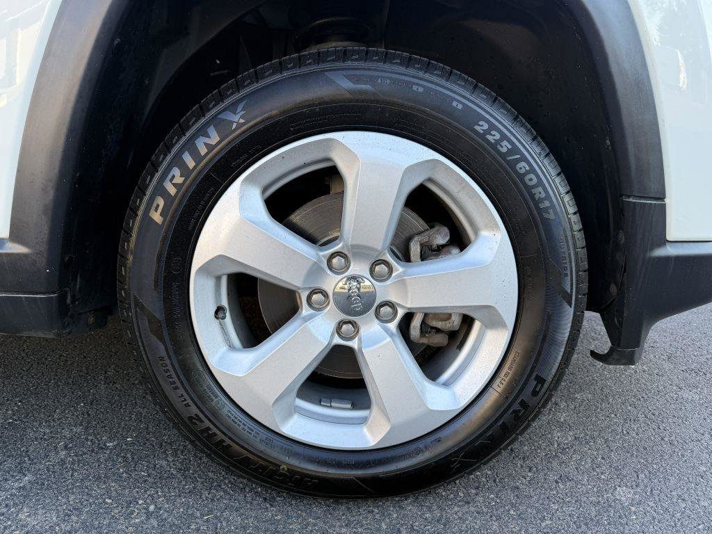 Used 2018 Jeep Compass Latitude w/ Popular Equipment Group AWD/4WD image 39