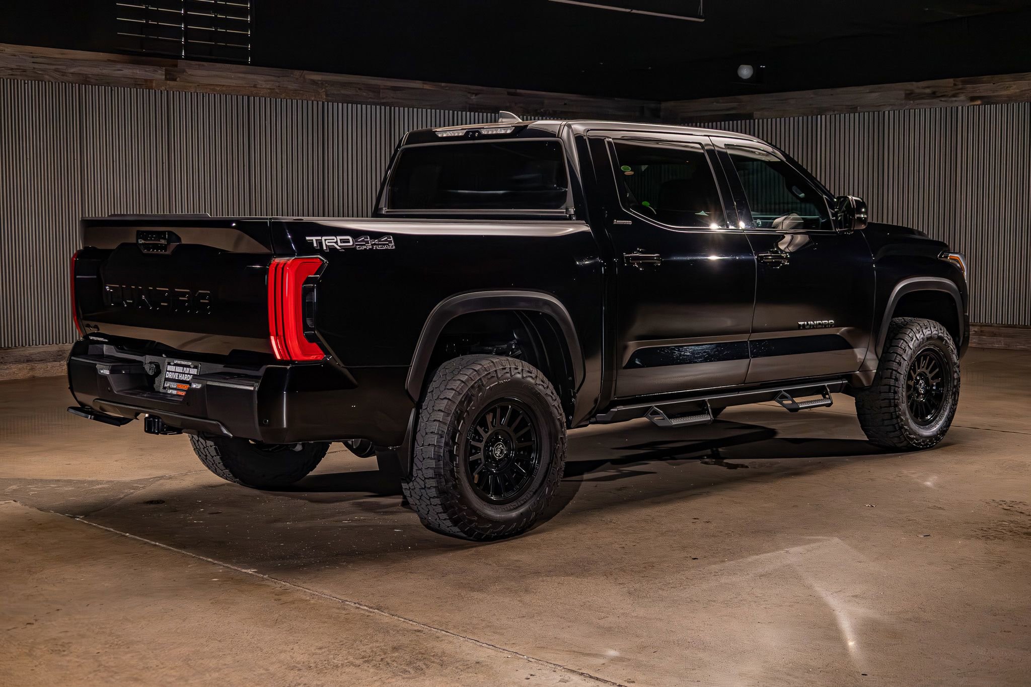 Used 2025 Toyota Tundra Limited w/ TRD Off-Road Package AWD/4WD image 9
