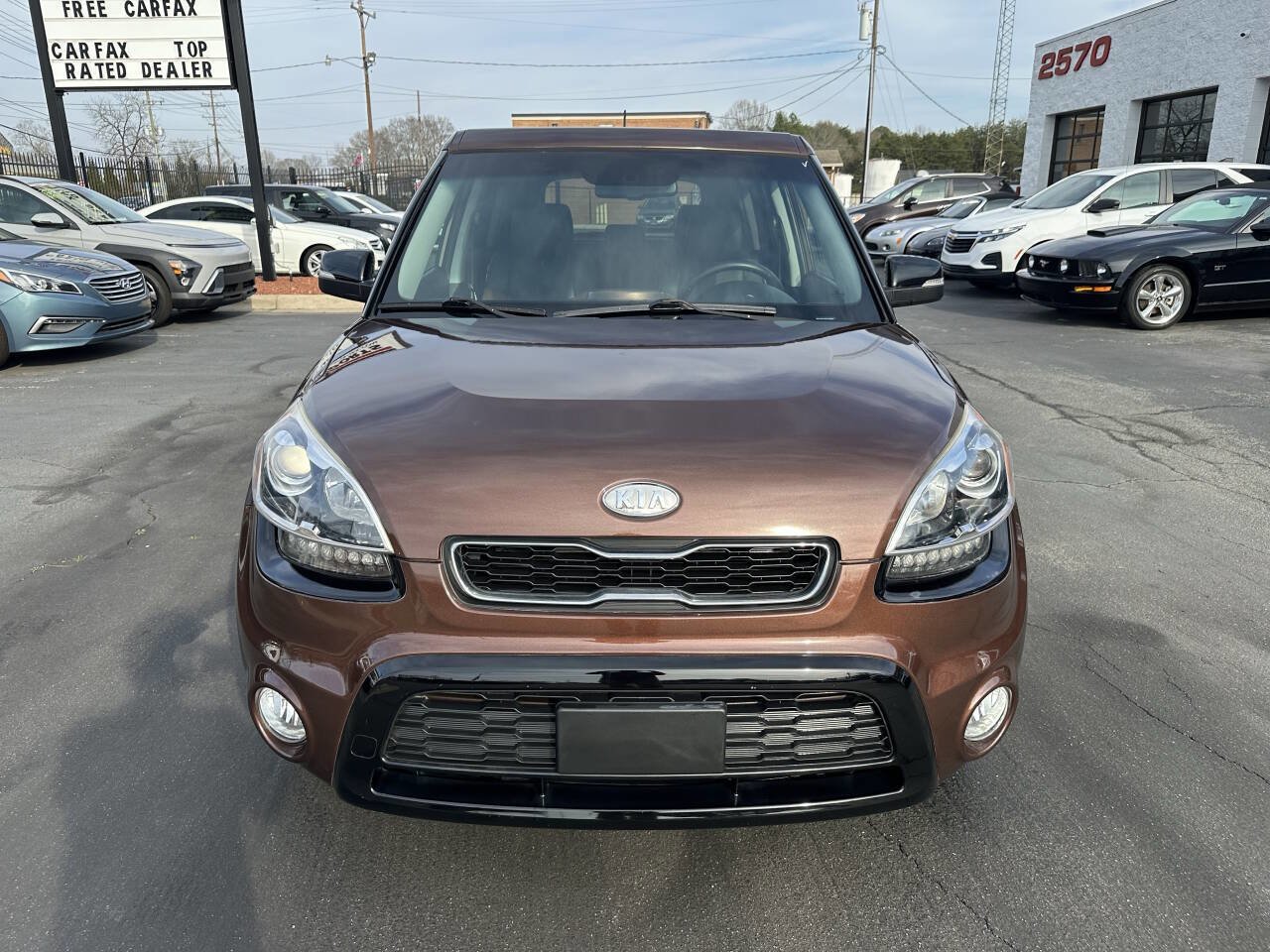 Used 2012 Kia Soul ! w/ Red Rock Special Edition Pkg image 2