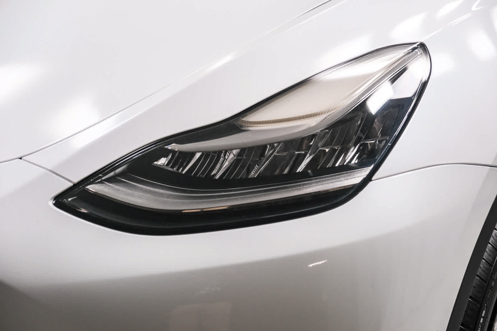 Used 2022 Tesla Model Y Long Range AWD/4WD image 12
