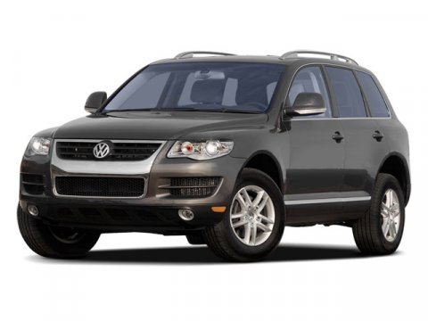 Used 2010 Volkswagen Touareg TDI image 1