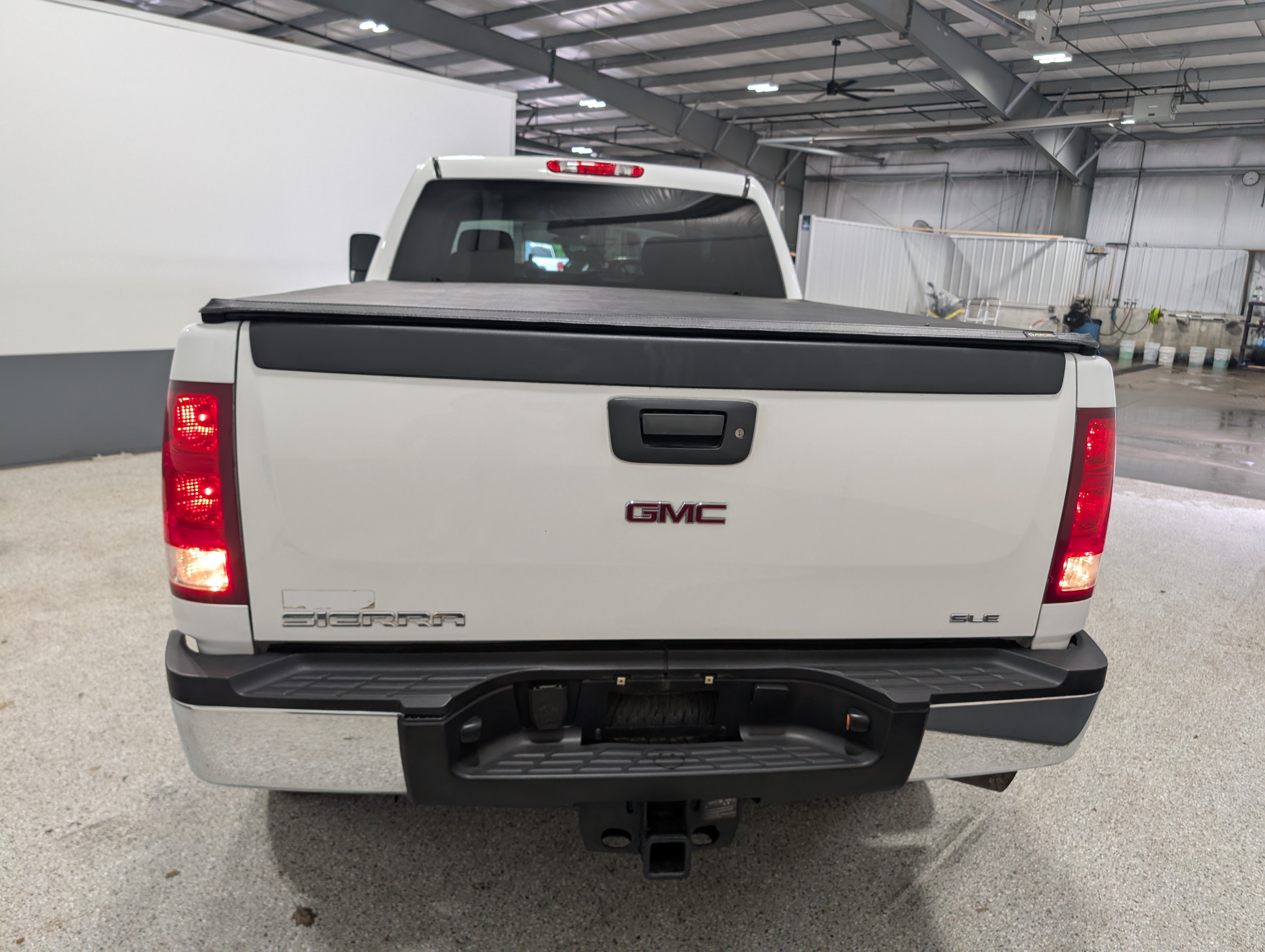 Used 2014 GMC Sierra 2500 SLE w/ SLE Preferred Package AWD/4WD image 4