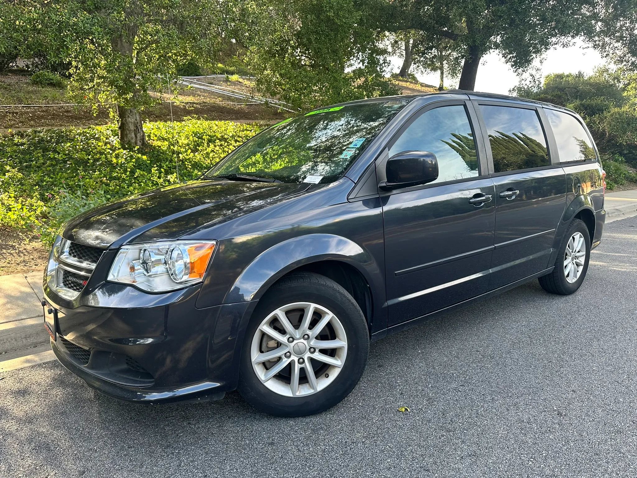 Used 2014 Dodge Grand Caravan SXT image 1