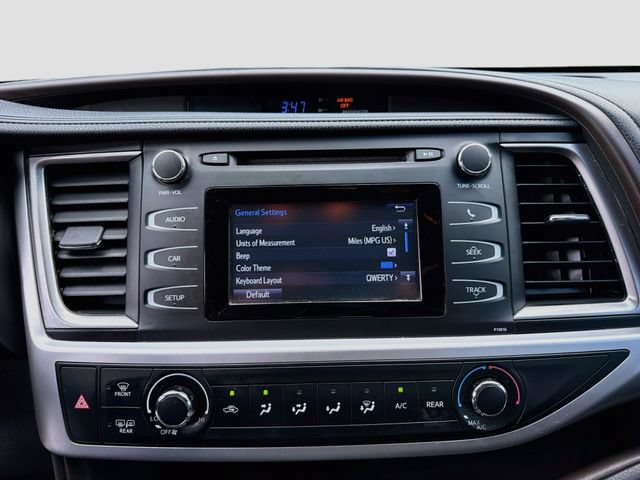 Used 2019 Toyota Highlander LE FWD image 28