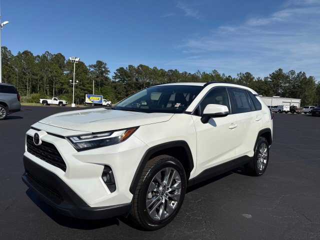 Used 2022 Toyota RAV4 XLE Premium FWD image 7
