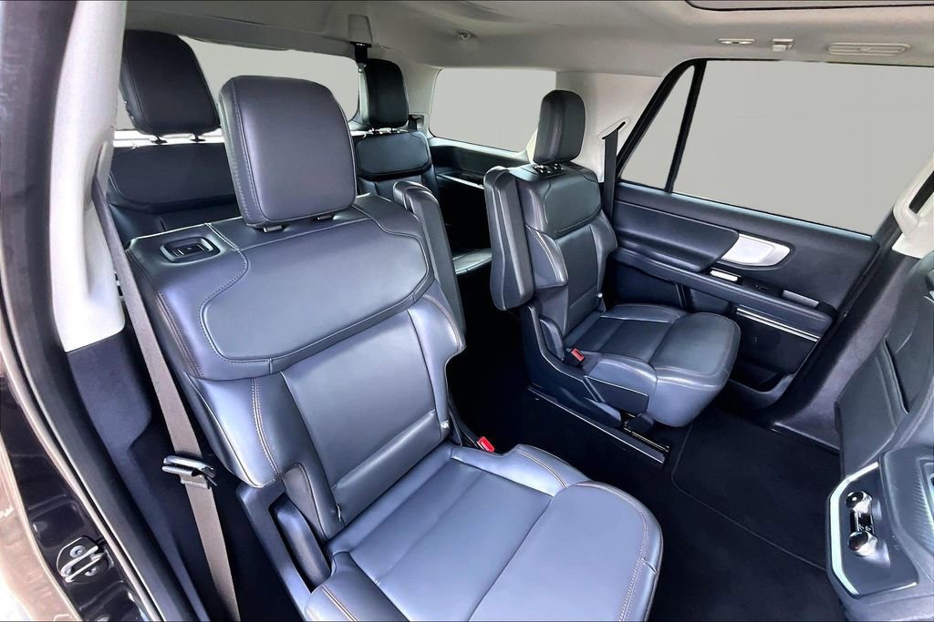 Certified 2025 Ford Expedition Active AWD/4WD image 27
