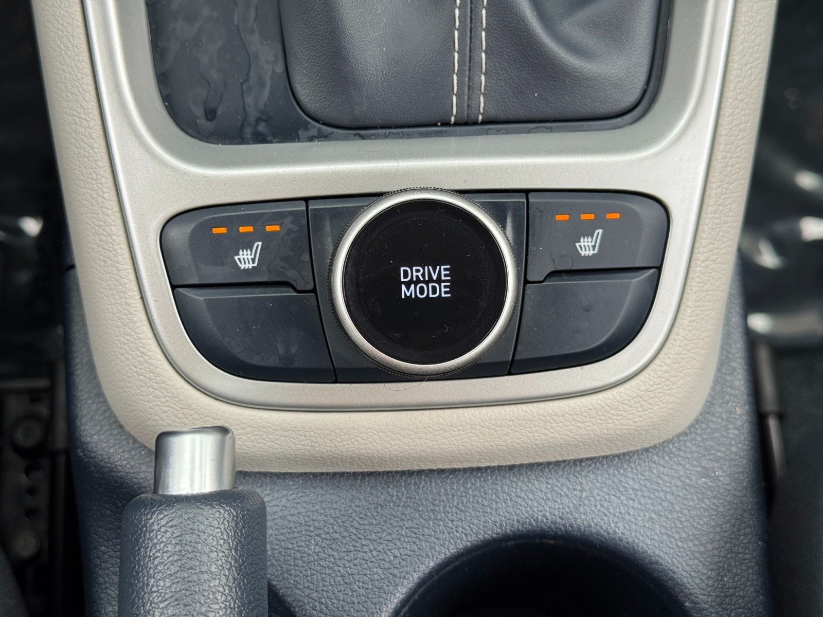 Used 2022 Hyundai Venue Limited FWD image 29
